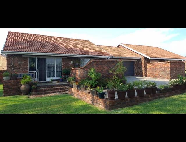 2 BEDROOM TOWNHOUSE FOR SALE IN RIVERSDALE